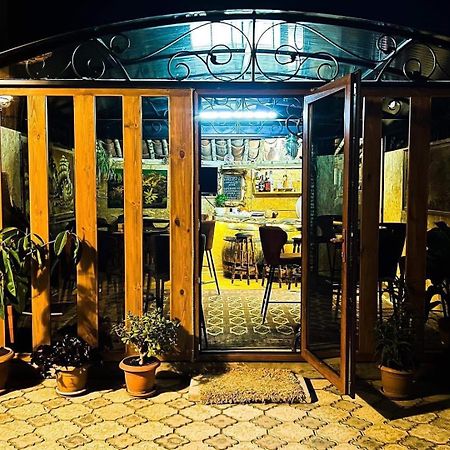 Hotel Guglux &Wine Cellar Telavi Esterno foto