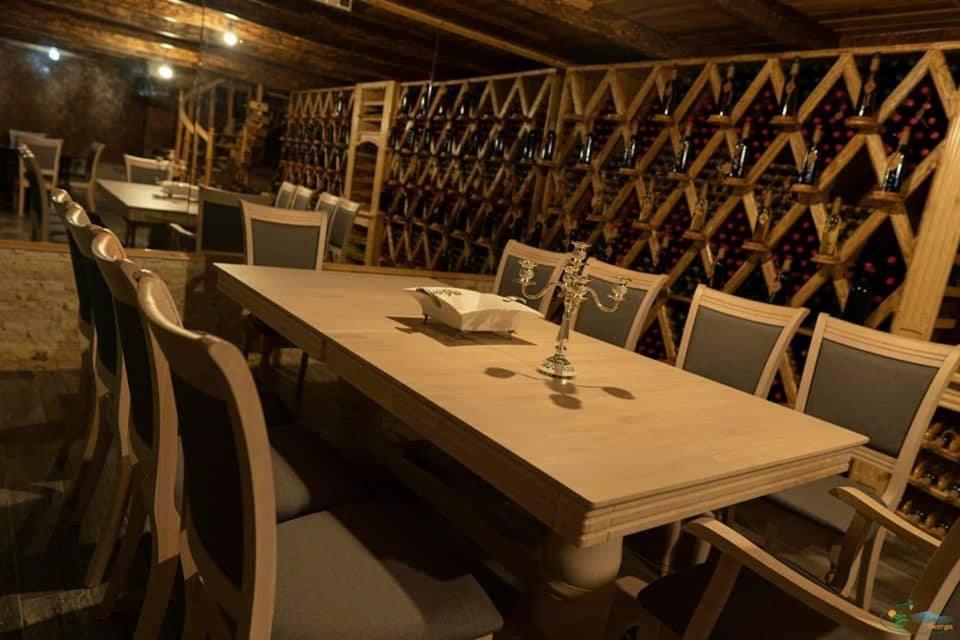 Hotel Guglux &Wine Cellar Telavi Esterno foto