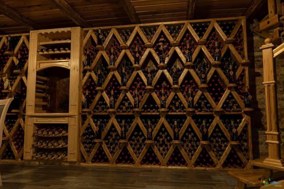 Hotel Guglux &Wine Cellar Telavi Esterno foto