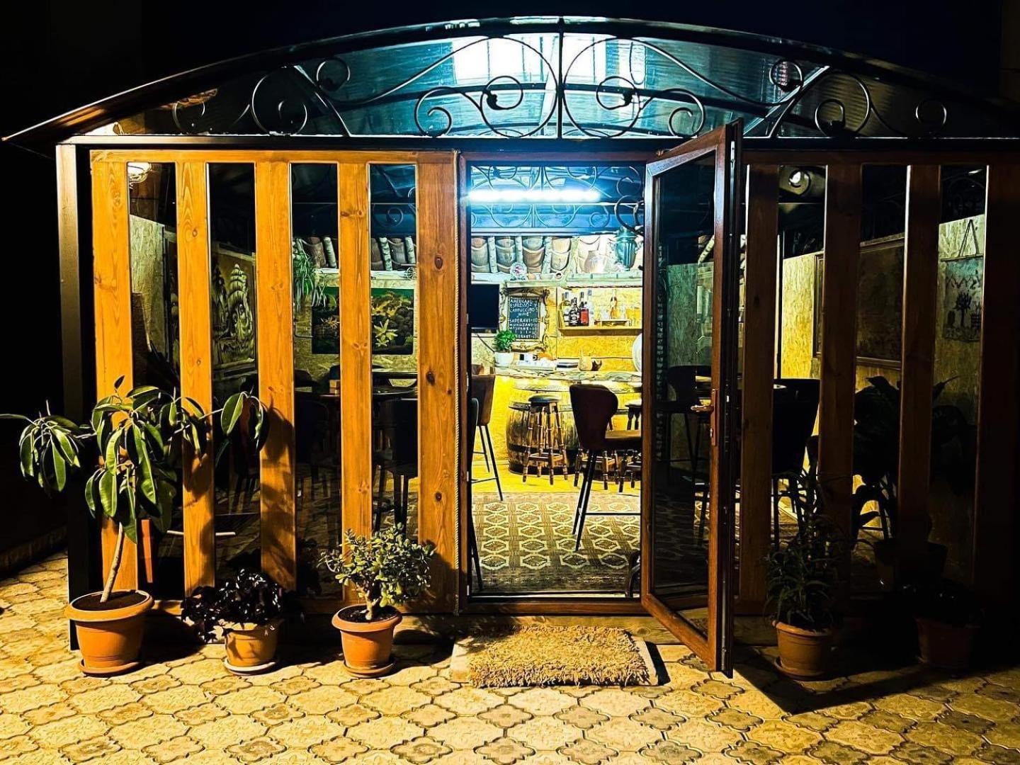Hotel Guglux &Wine Cellar Telavi Esterno foto