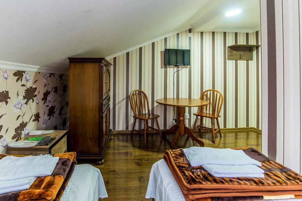 Hotel Guglux &Wine Cellar Telavi Esterno foto