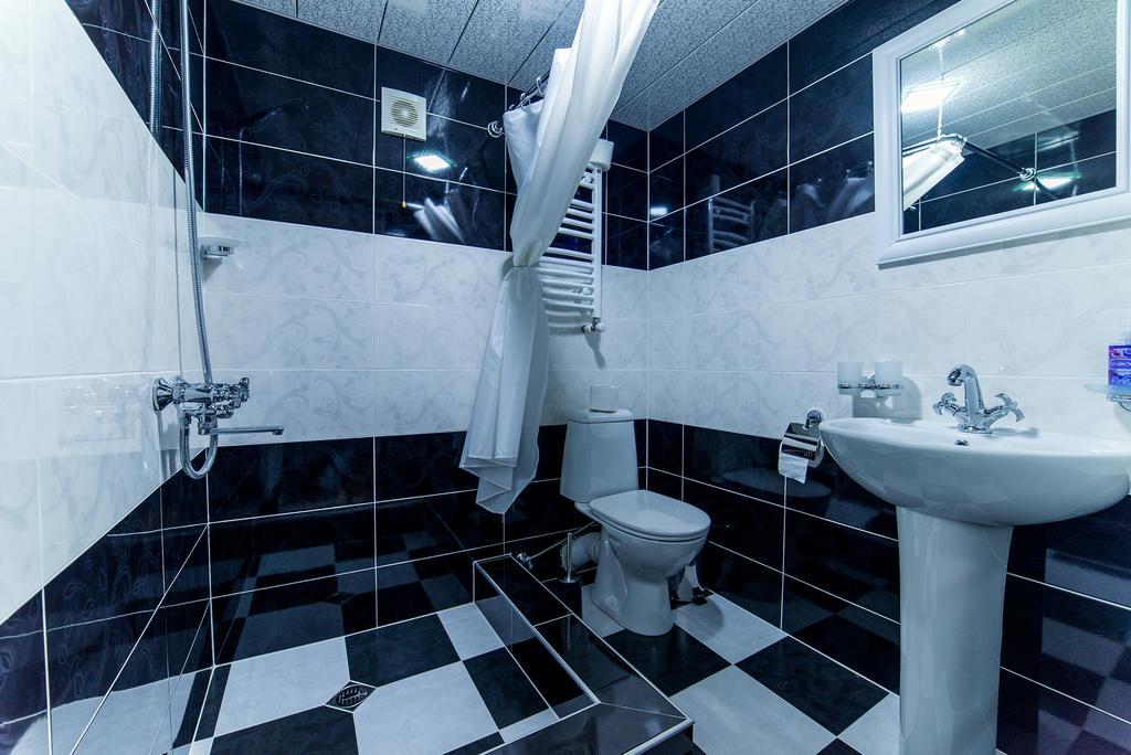 Hotel Guglux &Wine Cellar Telavi Esterno foto