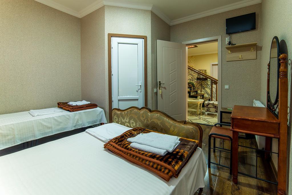 Hotel Guglux &Wine Cellar Telavi Esterno foto