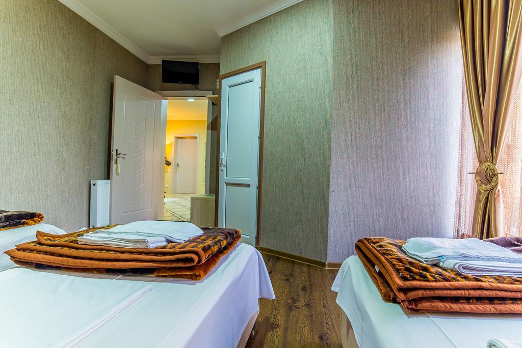 Hotel Guglux &Wine Cellar Telavi Esterno foto