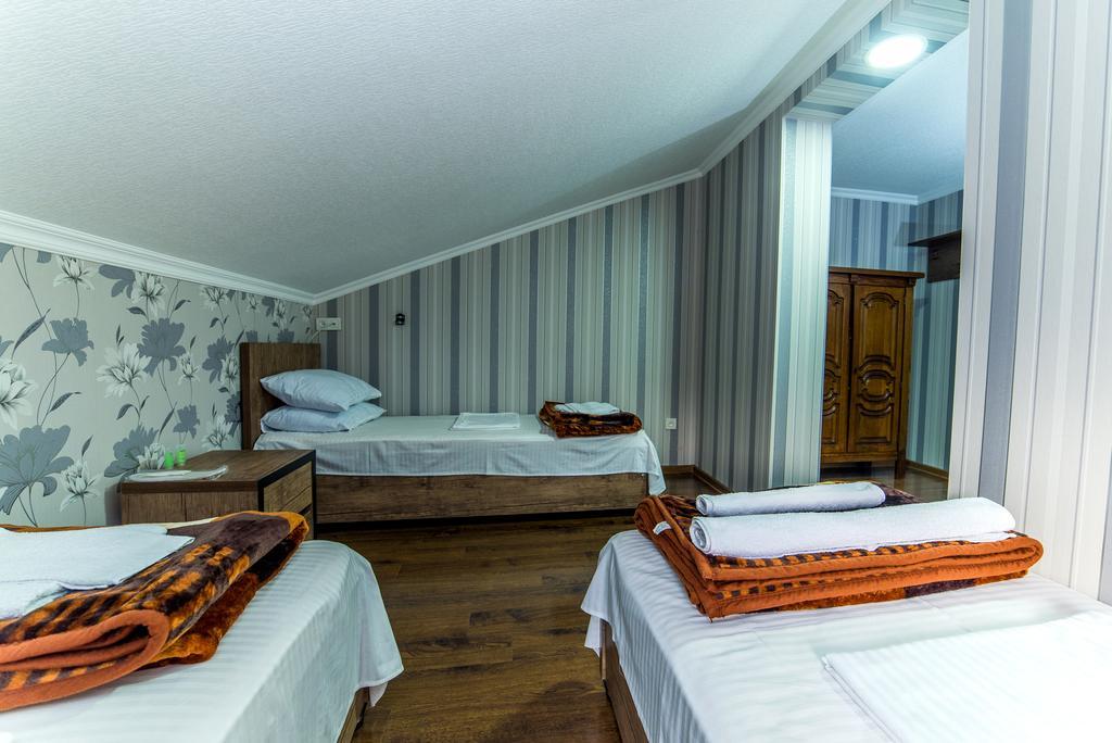 Hotel Guglux &Wine Cellar Telavi Esterno foto