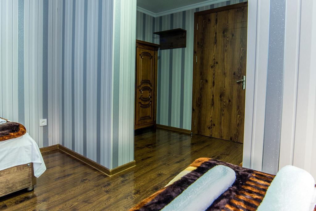 Hotel Guglux &Wine Cellar Telavi Esterno foto