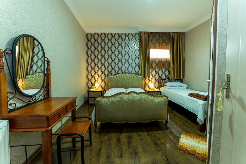 Hotel Guglux &Wine Cellar Telavi Esterno foto