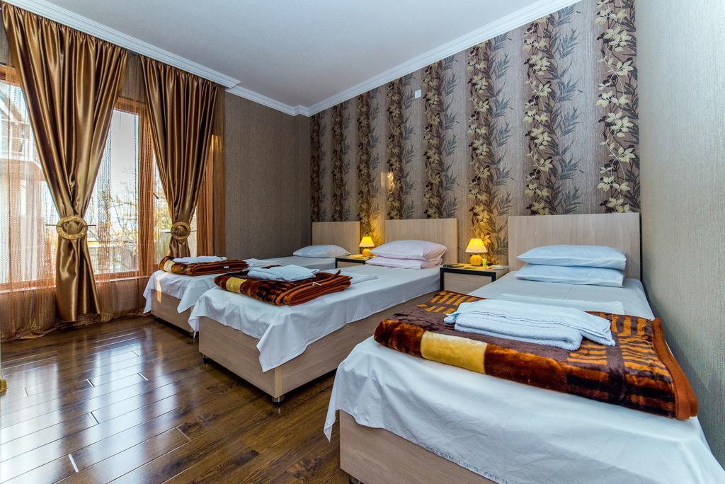 Hotel Guglux &Wine Cellar Telavi Esterno foto